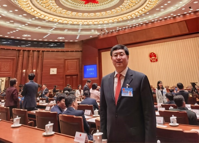 Chen Zhilie Participates in and Witnesses the Entire Process of the "Private Economy Promotion Law"